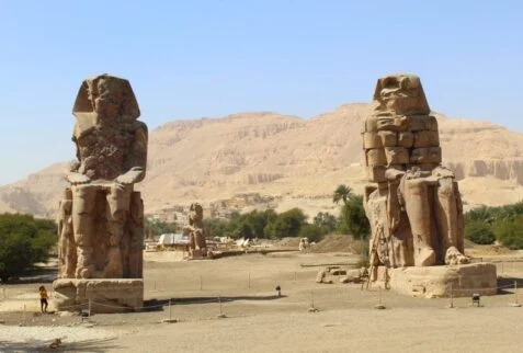 Colosos-de-Memnon-Luxor-477x322