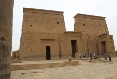 Exterior-del-Templo-de-Philae-477x322